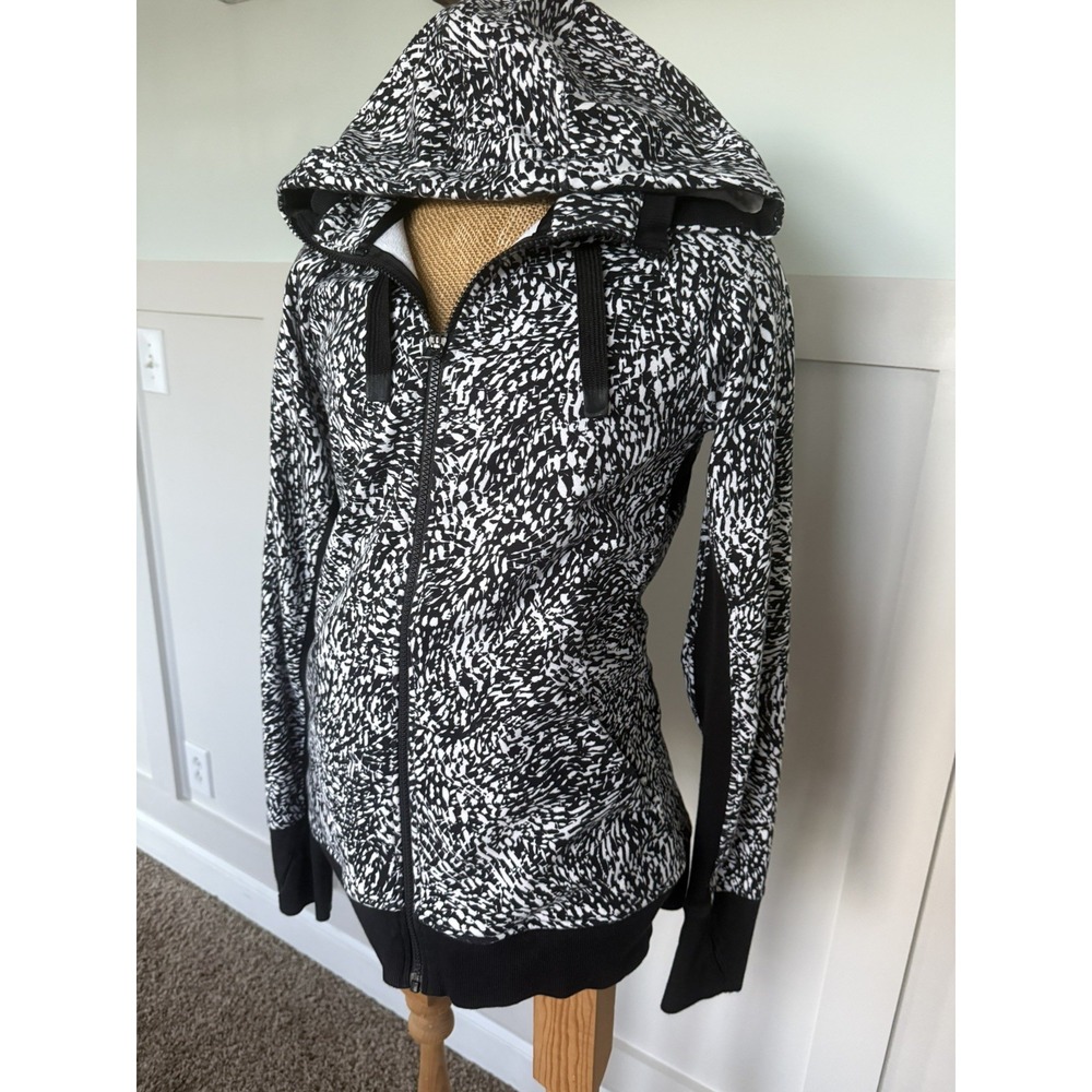 Athleta Triumph Printed Hoodie Medium Black White Windstorm Jacket Full Zip